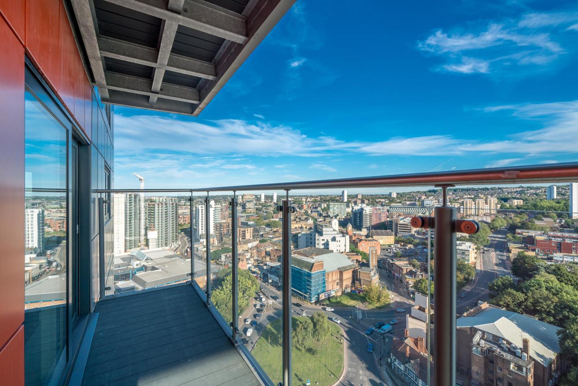 Skyvillion - London River Thames Top Floor Apartments By Woolwich Ferry, Mins To London Excel, O2 Arena , London City Airport With Parking Exterior foto